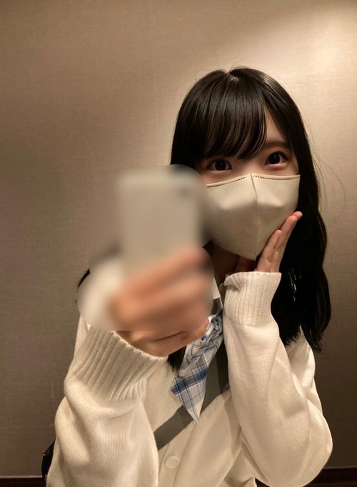 Gadis Cantik Sakamichi 18 Tahun Pertama Kali Facial: Gadis Polos Dilatih Zakar Besar