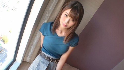 SIRO-3932 สาวนักเรียน 20 ปี ถ่ายหนังครั้งแรกถึงขั้นสลบคาเตียง