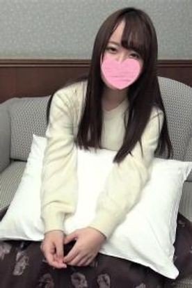 FC2-PPV-1742363: 40歲美少女白皙美乳無碼暴露影片